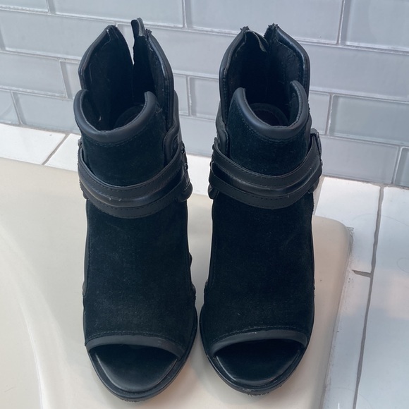 Amazing heels - Picture 2 of 9